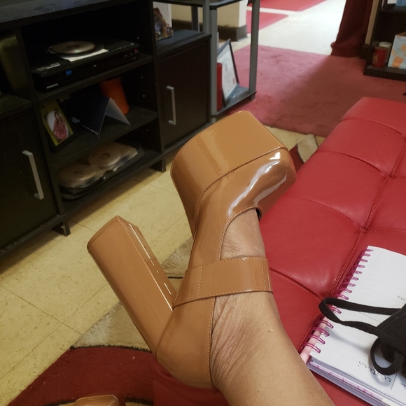 Shoes - Picture 3 of 5